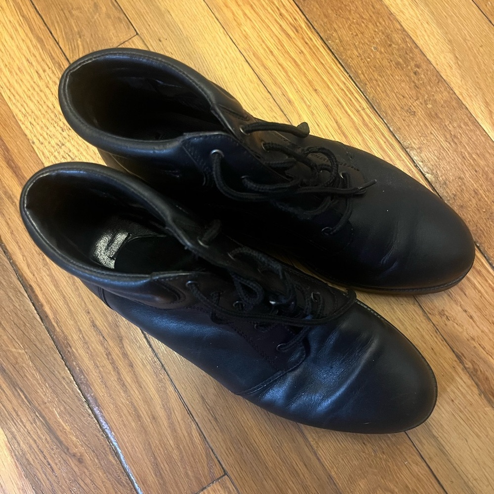 Cute vintage 90s Boots!